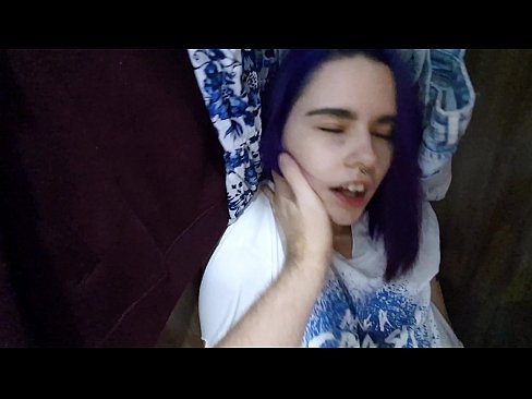 ❤️ Encontrei minha irmã no armário e ajudei-a a se ejacular. ❤❌ Porno em nós
